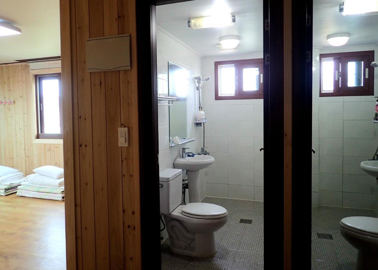 סאוגוויפו Galeum Guesthouse מראה חיצוני תמונה